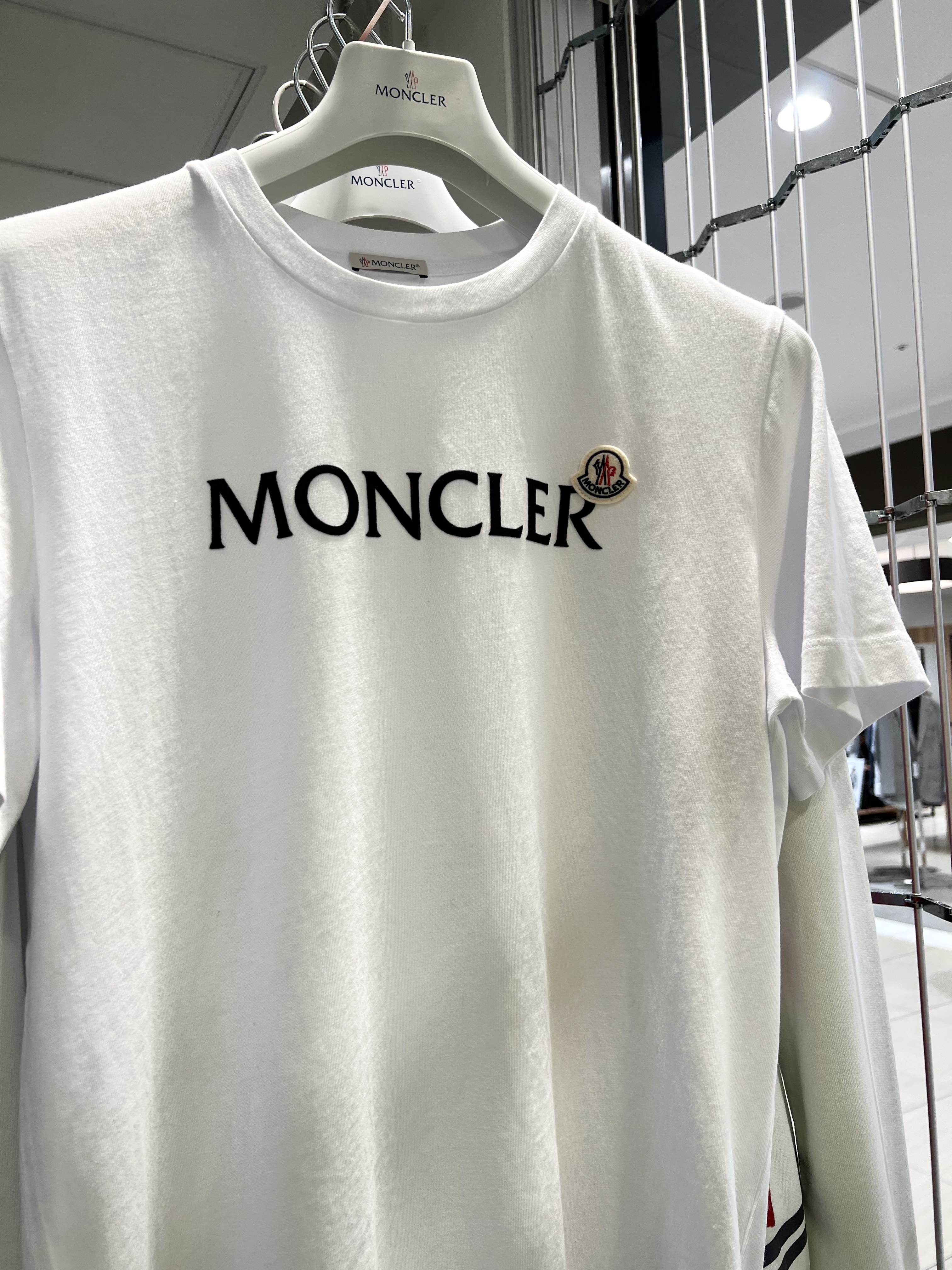 MONCLER Tシャツ | デラーダレゾン | ショップニュース | なんばCITY